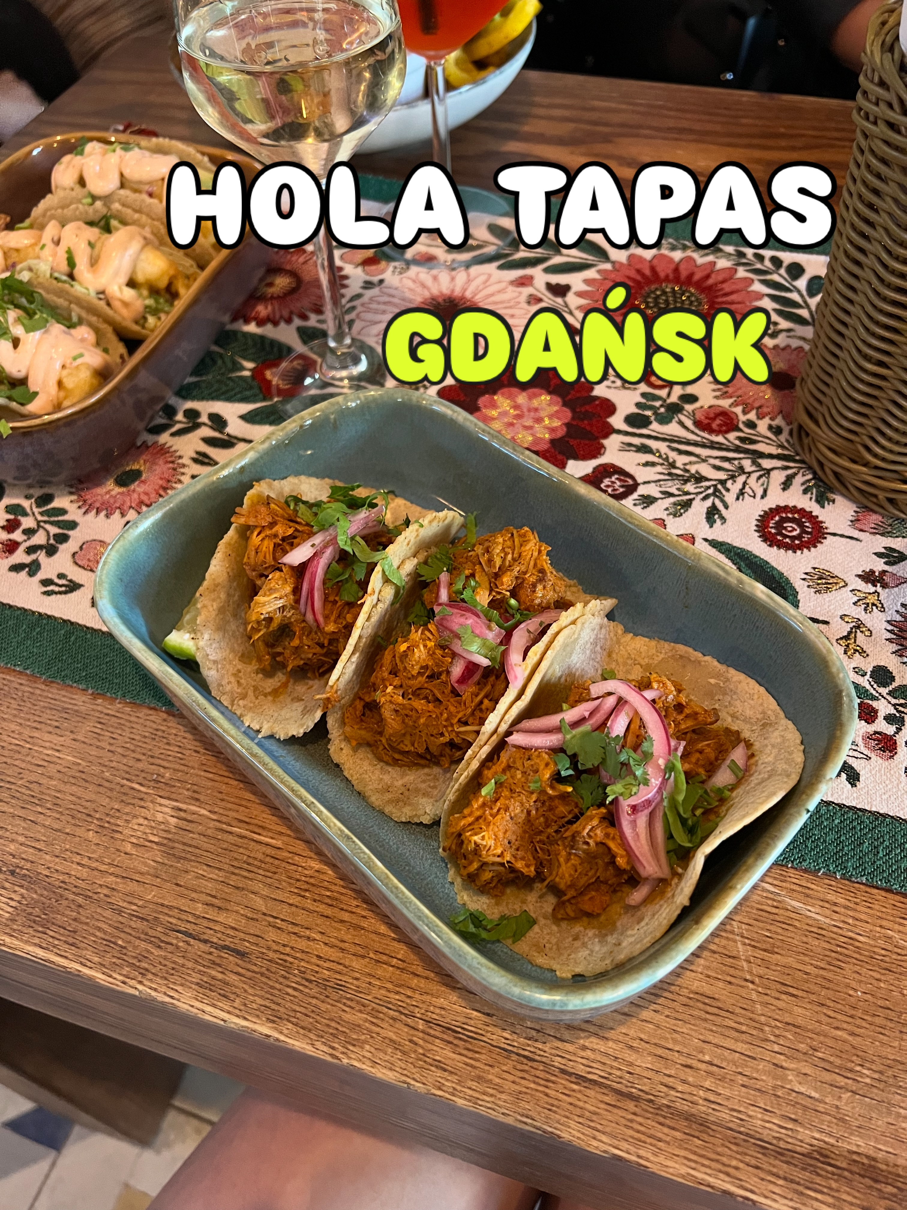 Hola Tapas w Gdańsku to restauracja i cocktail bar łączący smaki Hiszpanii i Meksyku, ul. Piwna 50/51, 80-831 Gdańsk